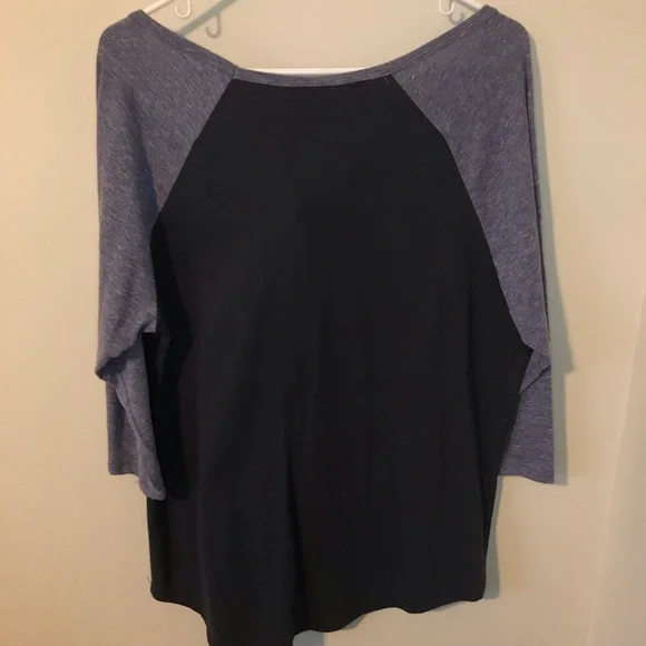 NWT Campus Lifestyle Detroit Tigers Tee - Picture 2 of 3